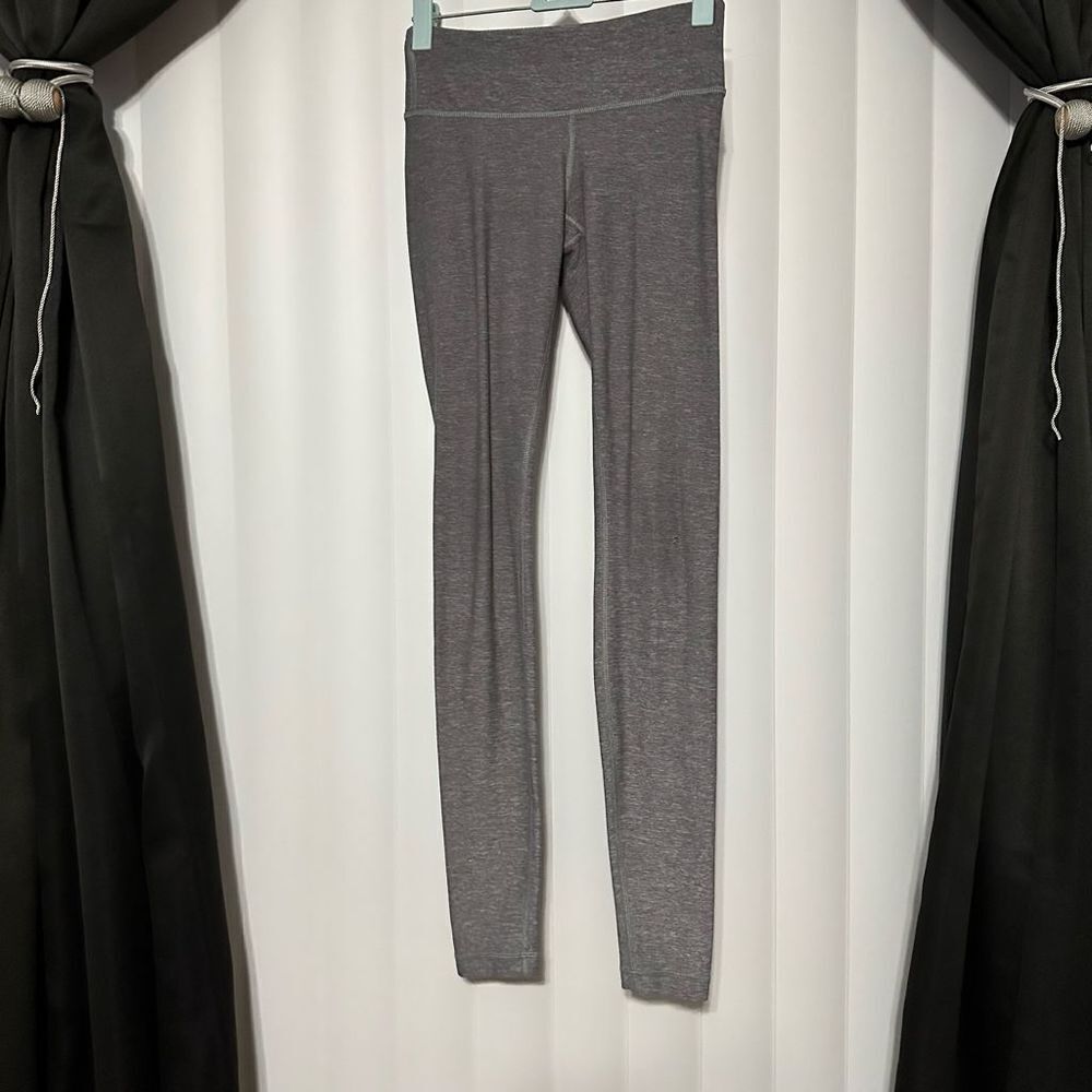 Lululemon gray women’s athletic leggings